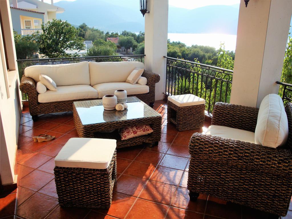 Waterfront Mediterranean Villa Skroponeria Bagian luar foto