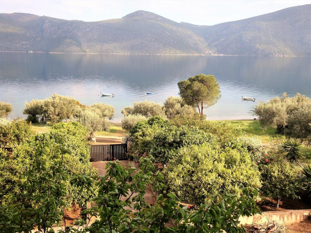 Waterfront Mediterranean Villa Skroponeria Bagian luar foto
