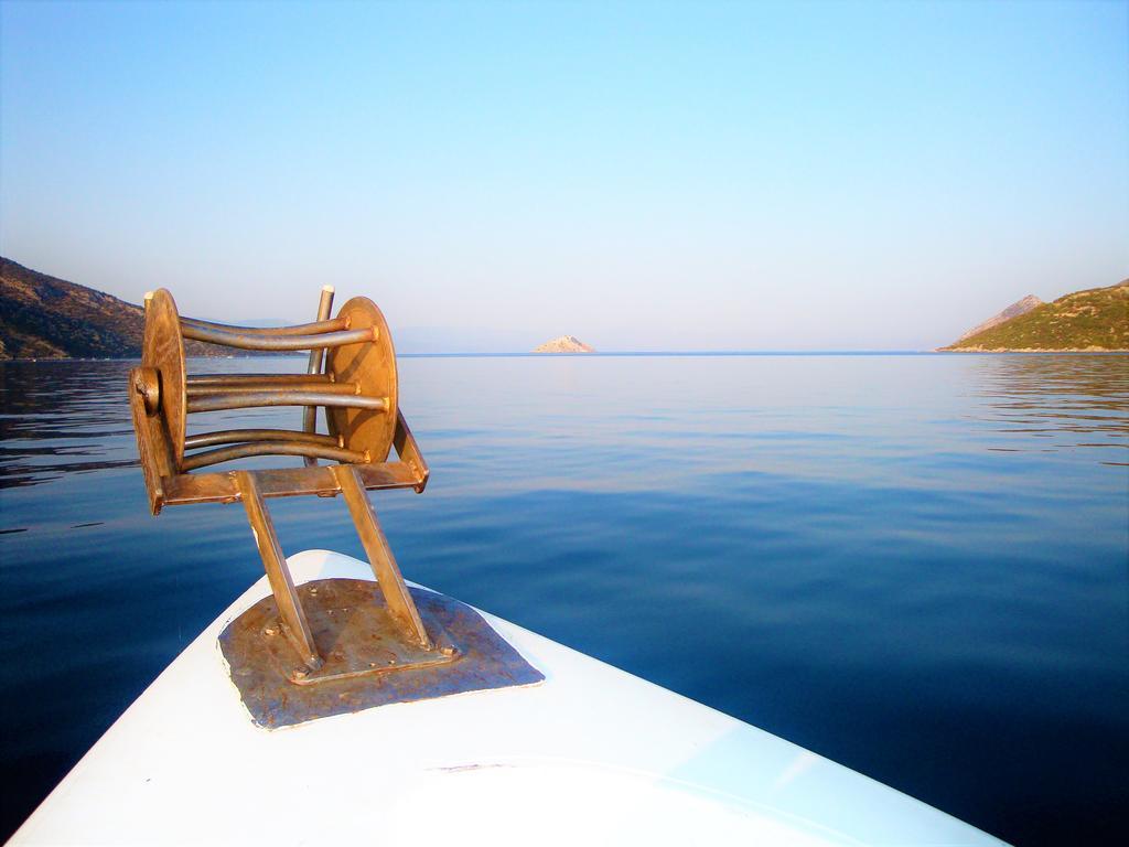 Waterfront Mediterranean Villa Skroponeria Bagian luar foto