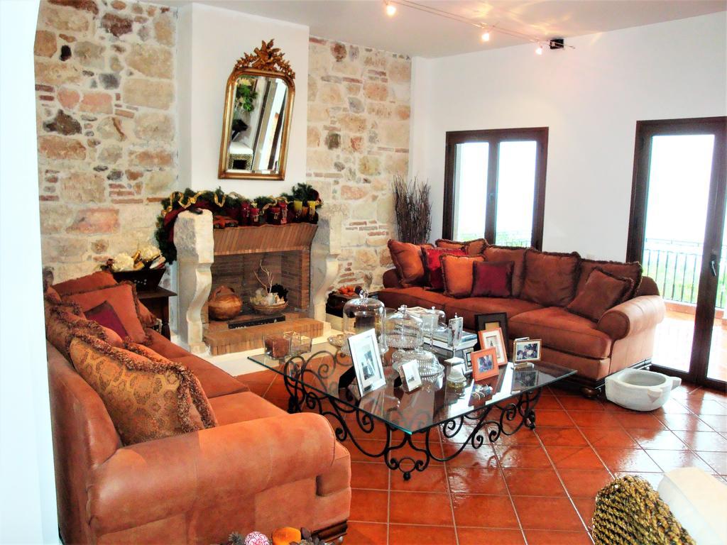 Waterfront Mediterranean Villa Skroponeria Bagian luar foto