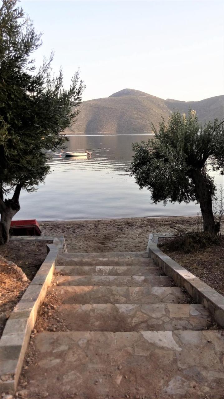 Waterfront Mediterranean Villa Skroponeria Bagian luar foto